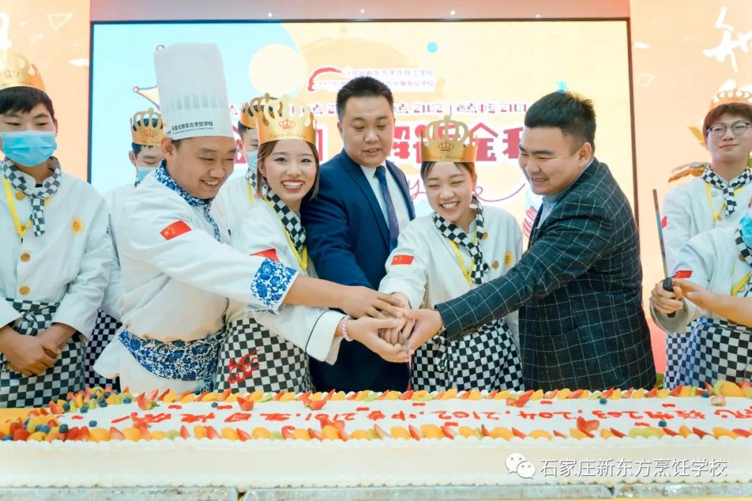 `流金歲月 邂逅金秋` 生日會(huì)丨按時(shí)長(zhǎng)大，祝你永遠(yuǎn)快樂(lè)！