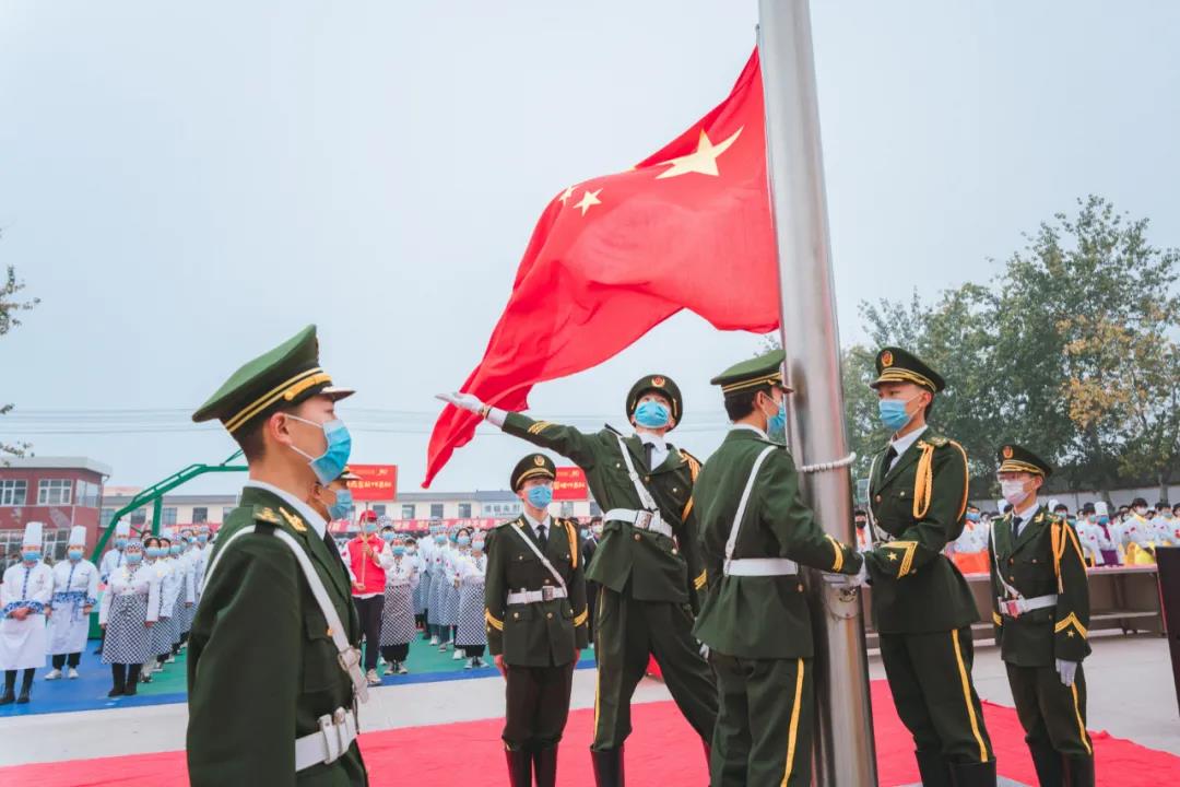 有榮譽，有儀式，新的一周繼續(xù)朝著希望與夢想奔跑吧！