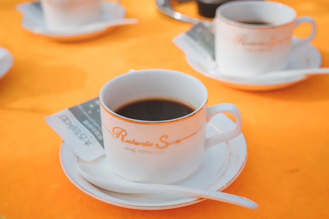 奶茶咖啡│為什么當下年輕人都愛喝這些？