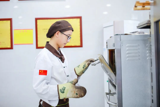 00后學(xué)什么技術(shù)好？汽修、廚師、計(jì)算機(jī)哪個(gè)好？