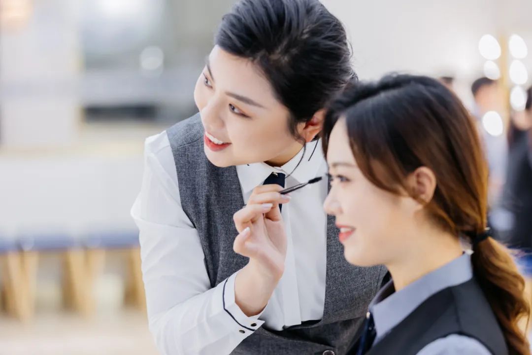 別卷學(xué)歷了 看形象設(shè)計(jì)！