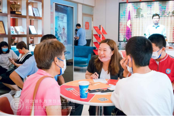 畢業(yè)生：啥都沒學(xué)會(huì)，還不如學(xué)廚師掌握一門手藝