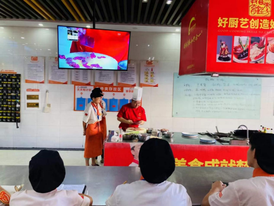 初中畢業(yè)是先打工還是先學(xué)技術(shù)414.png 初中畢業(yè)是先打工還是先學(xué)技術(shù)414.png