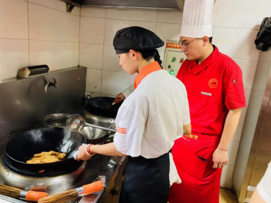 初中畢業(yè)是先打工還是先學技術？