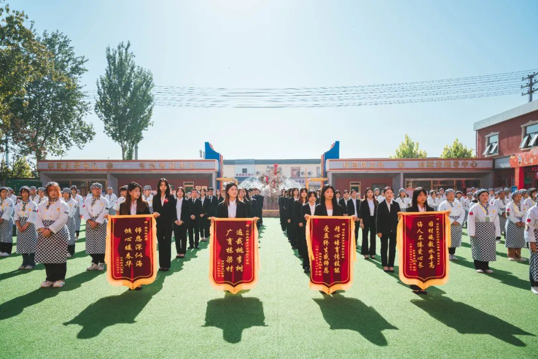 【畢業(yè)歡送會】鮮衣怒馬少年時(shí)，不負(fù)韶華行且知！