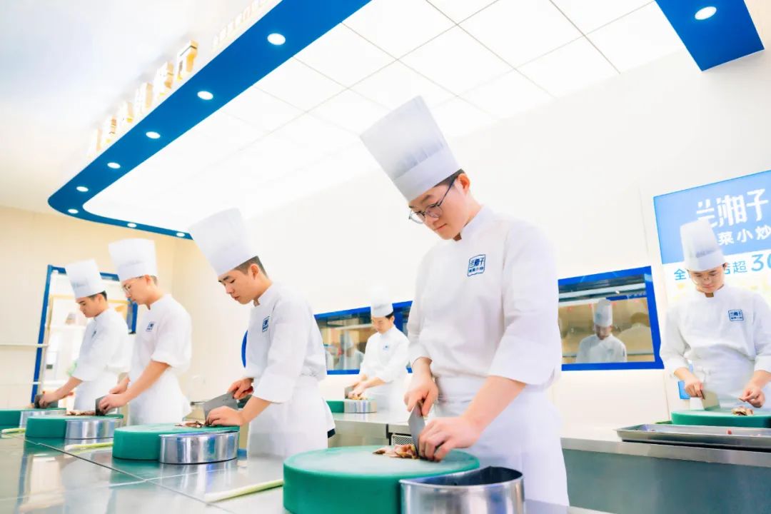 蘭湘子產(chǎn)教融合班，中餐烹飪教育與職場無縫對接的新篇章