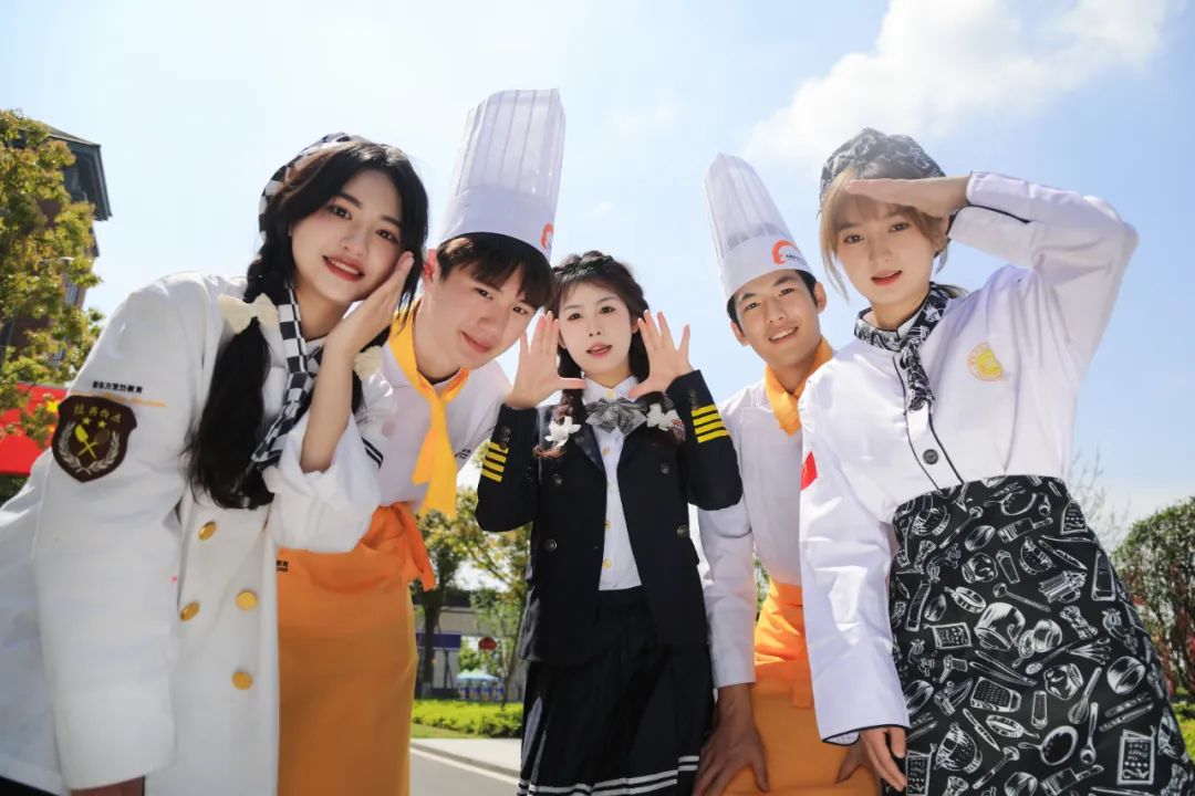 @職高/中專(zhuān)/技校生/高考生別迷茫：人生賽道不止一條！轉(zhuǎn)學(xué)河北新東方！