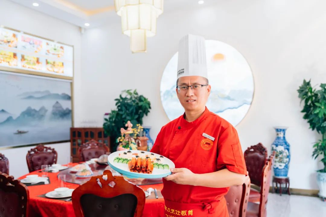 別只盯著灶臺(tái)！學(xué)廚師的7種“黃金出路”，年齡越大越值錢