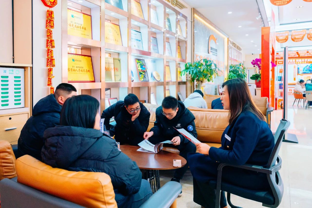 河北新東方春季預(yù)科班，錯(cuò)峰擇校壓力小，發(fā)展快人一步！