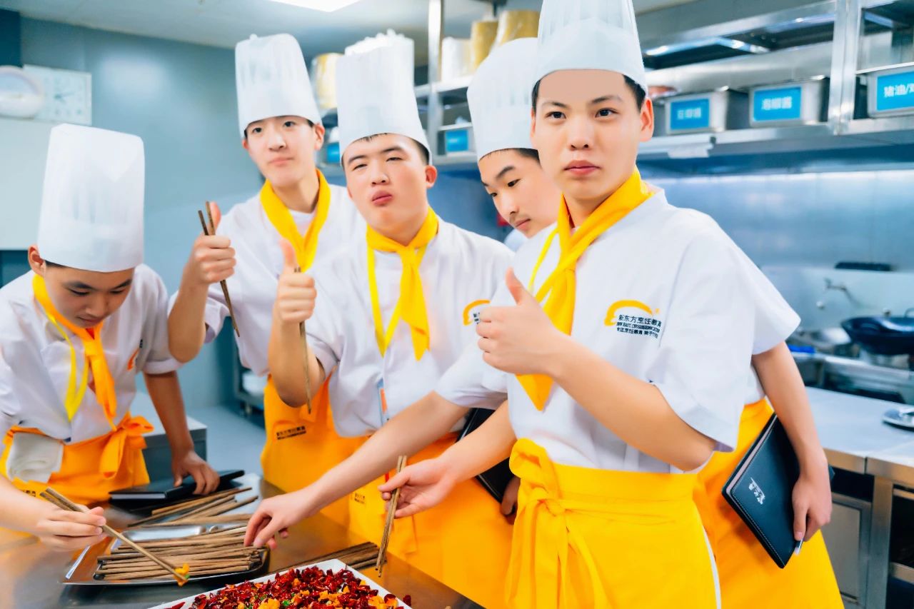 初高中生厭學(xué)/輟學(xué)怎么辦？來(lái)河北新東方，實(shí)操上課不枯燥