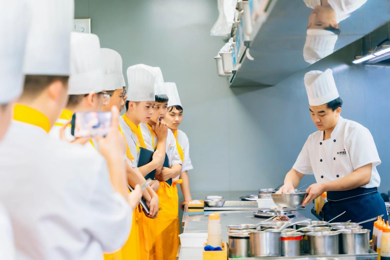 385495ff4f1da43a88ed19e93c7a34ff.jpg 385495ff4f1da43a88ed19e93c7a34ff.jpg