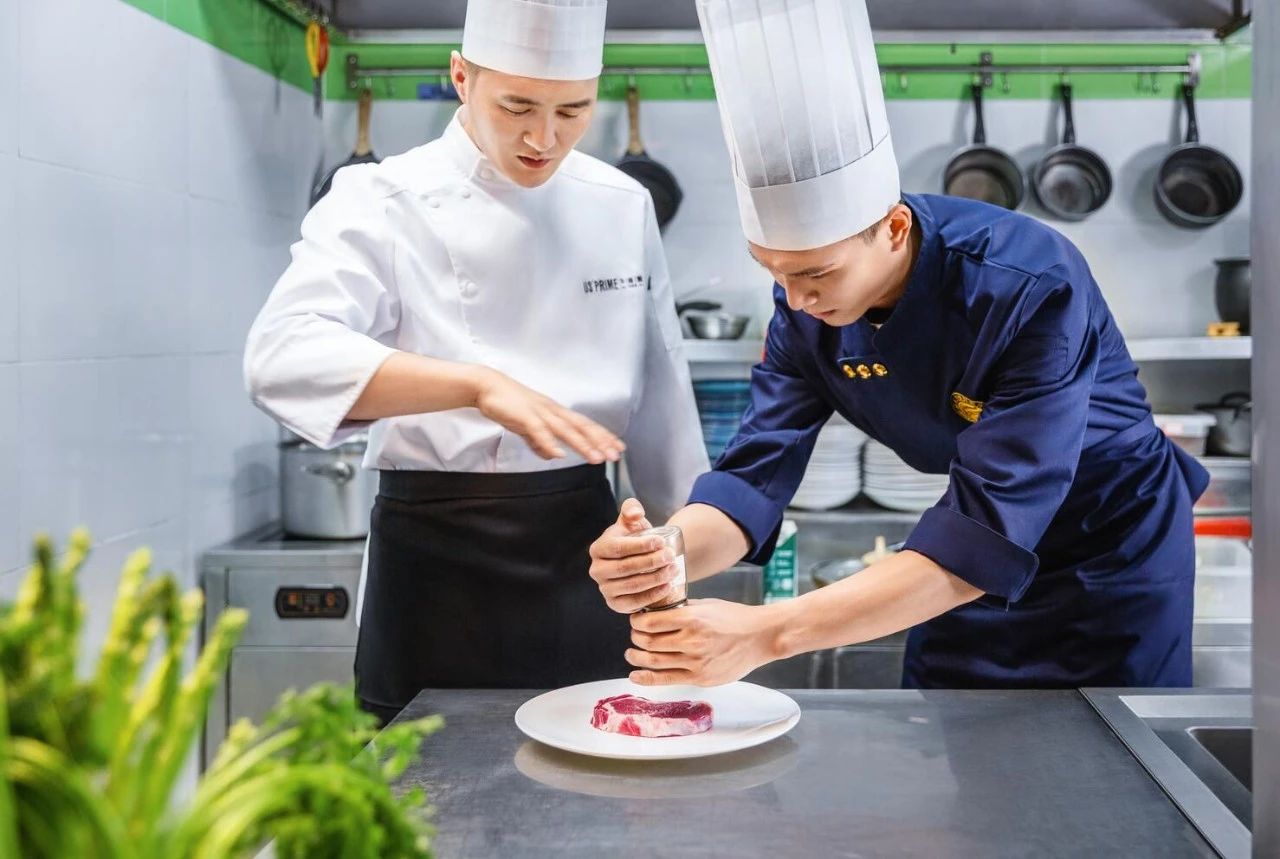 為什么說(shuō)廚師是舌尖上的“鐵飯碗”？廚師是一條被低估的黃金賽道？