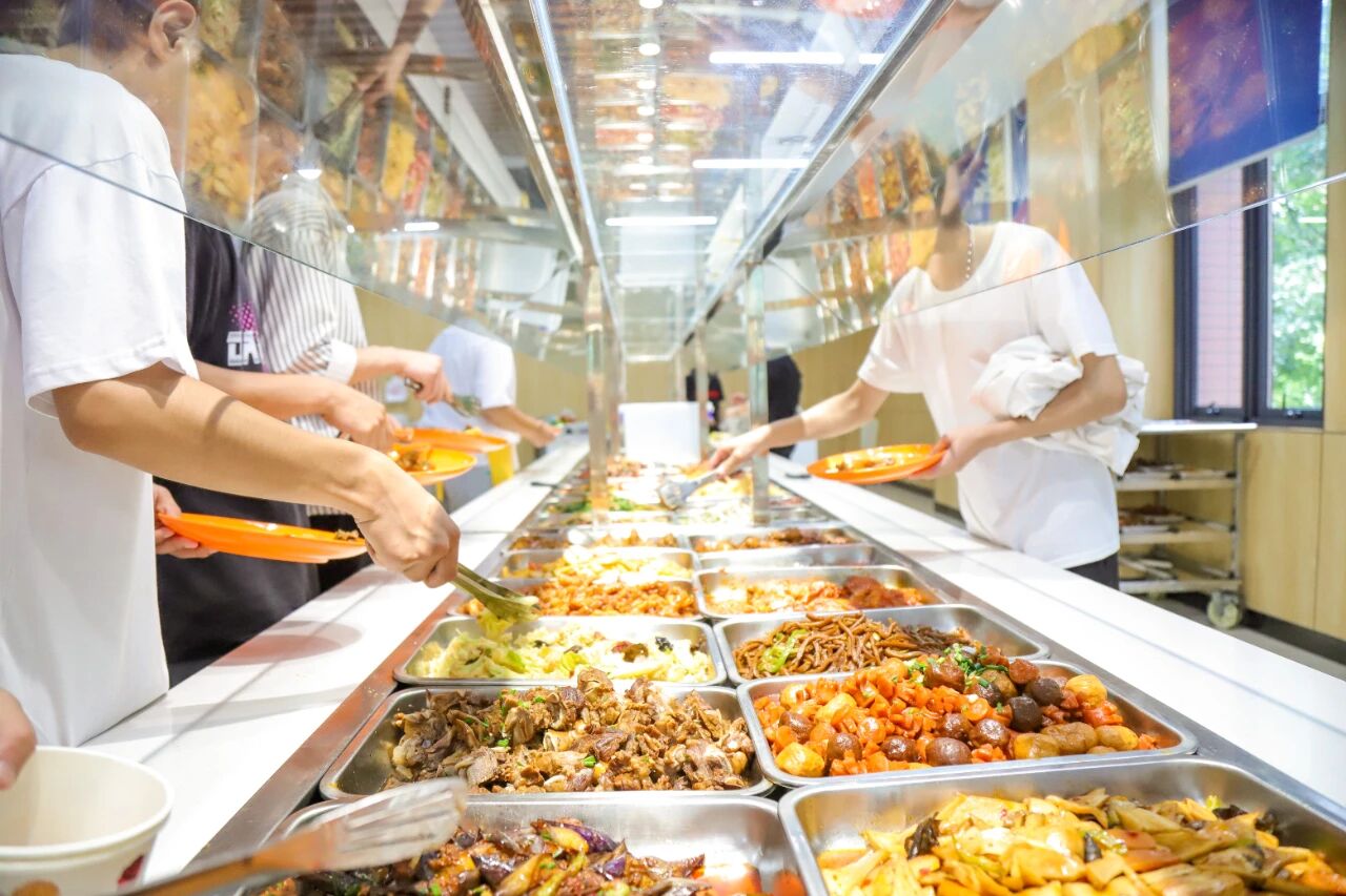 在河北新東方的一天！家長放心！學(xué)子開心！