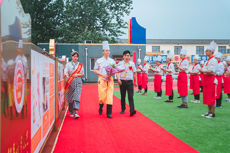 企業(yè)教師進校園