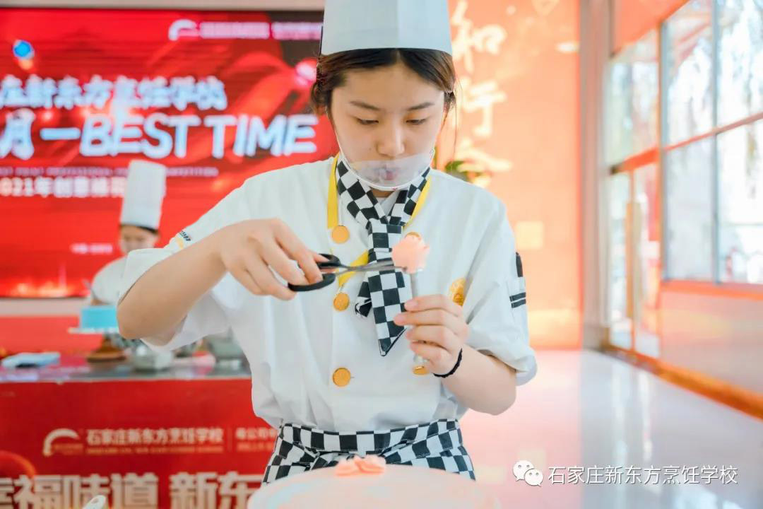 【爆款烘焙制品教學(xué)】會(huì)爆漿的酥皮奶油大泡芙，原來(lái)成本這么低！